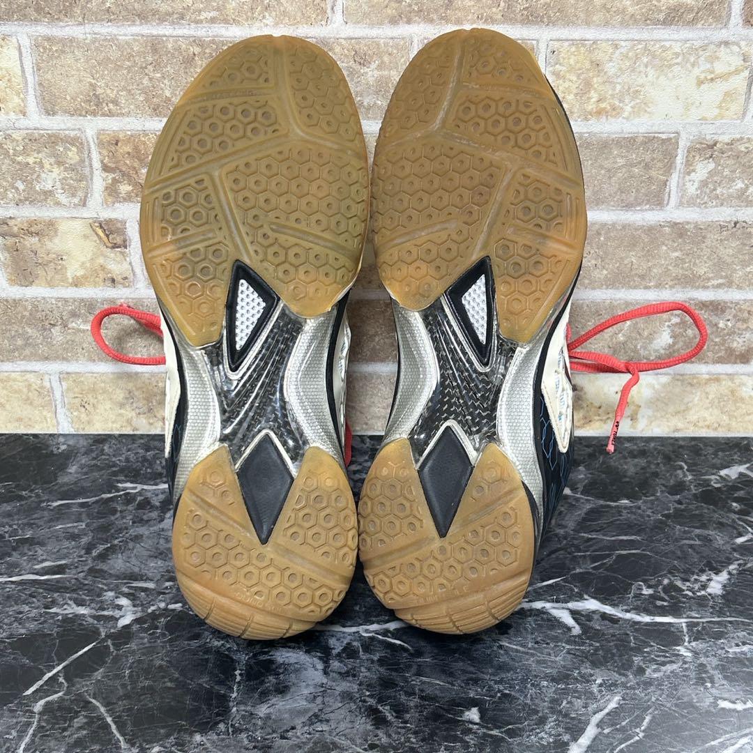 【421】✨美品✨YONEX バドミントンシューズ ホワイト