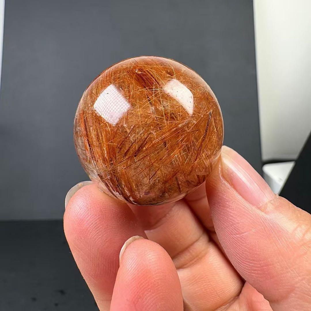 天然石ルチルクォーツのスフィア　丸玉　置物E.68