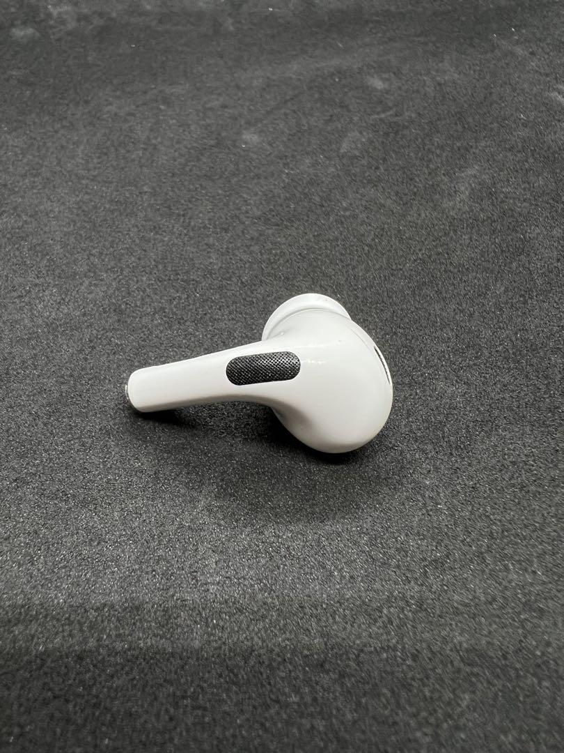 Apple  AirPods Pro 第2世代 左耳のみ （L）イヤホン107