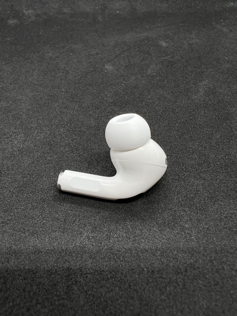 Apple  AirPods Pro 第2世代 左耳のみ （L）イヤホン107