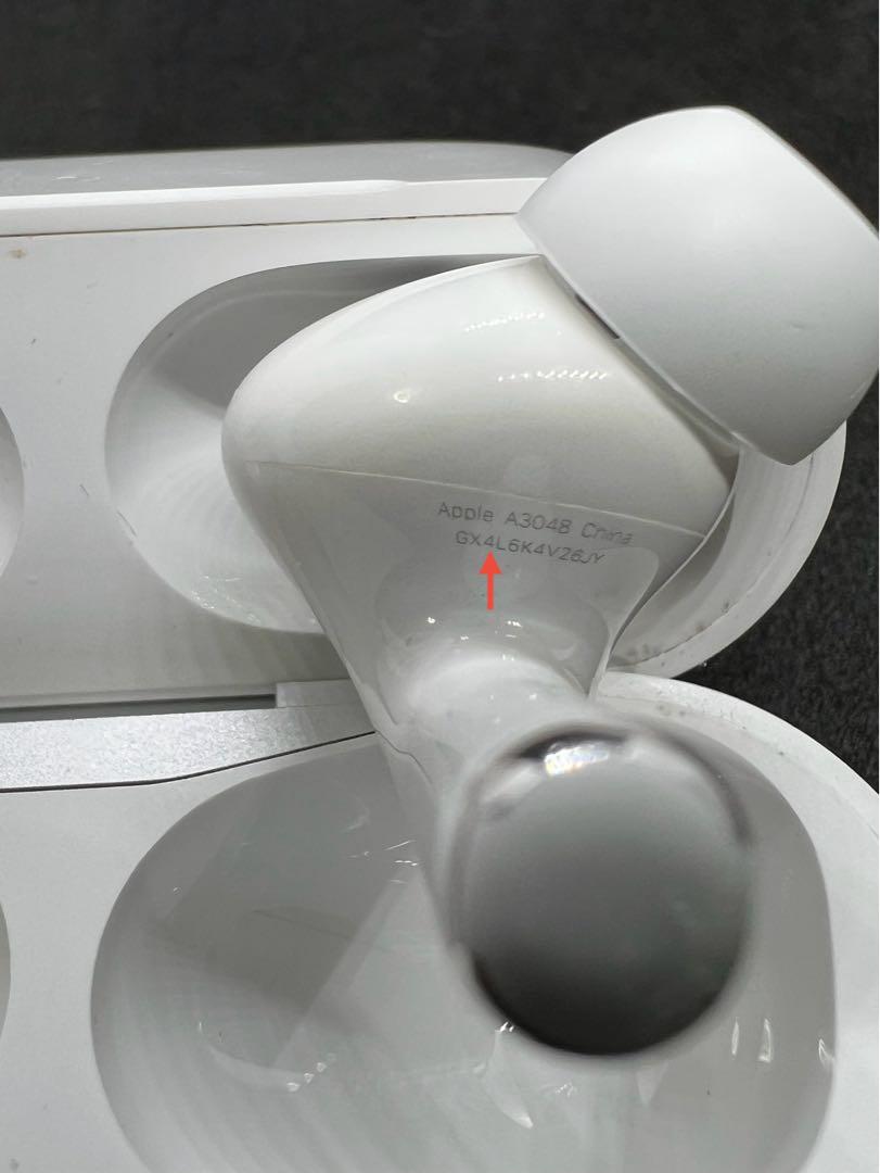Apple  AirPods Pro 第2世代 左耳のみ （L）イヤホン107