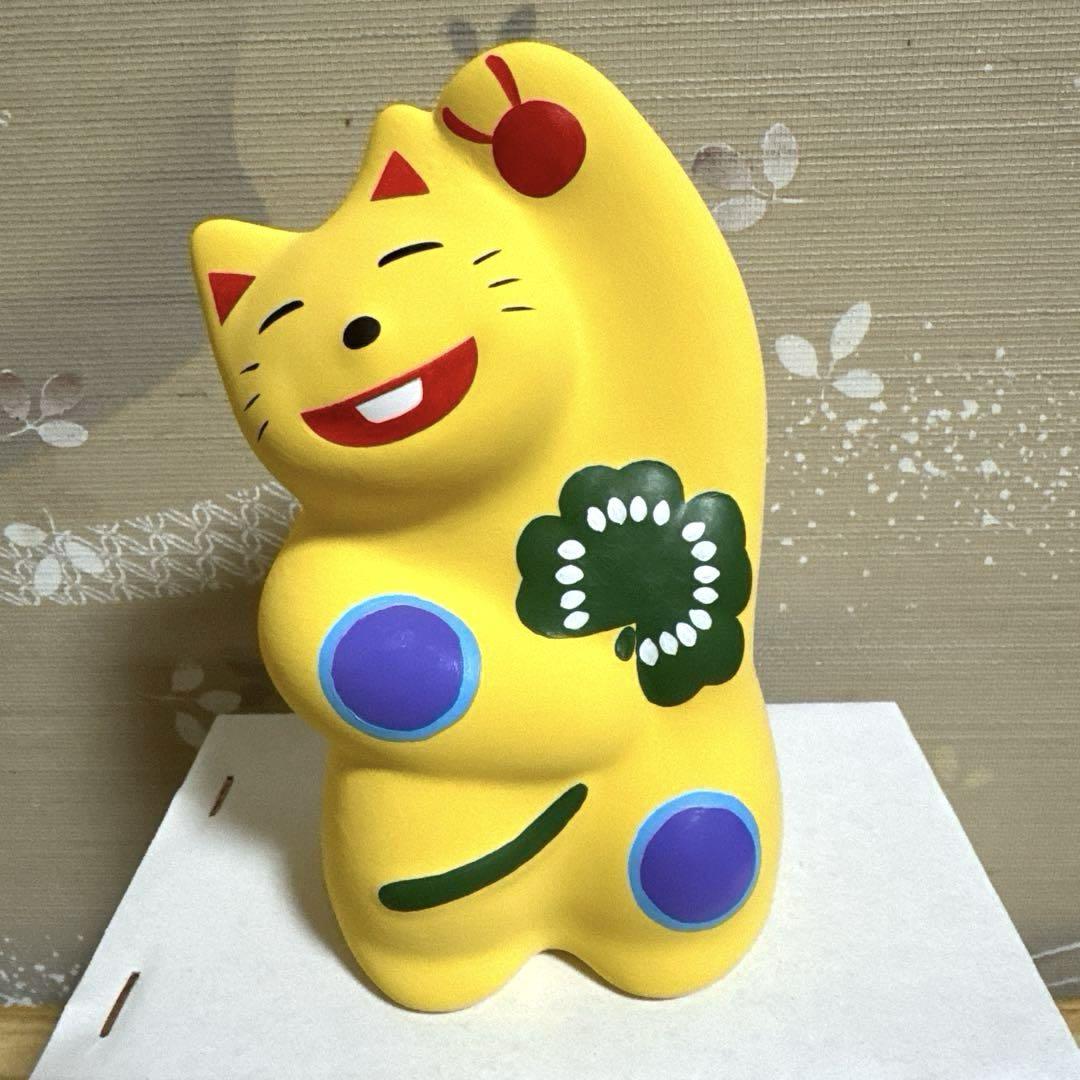 九重の輪葉葉の招き猫（深夜から並び限定個数しか入手出来なかった全国的に有名な品） 工房輪葉葉 招き猫 窯出し限定【黄色の中猫】