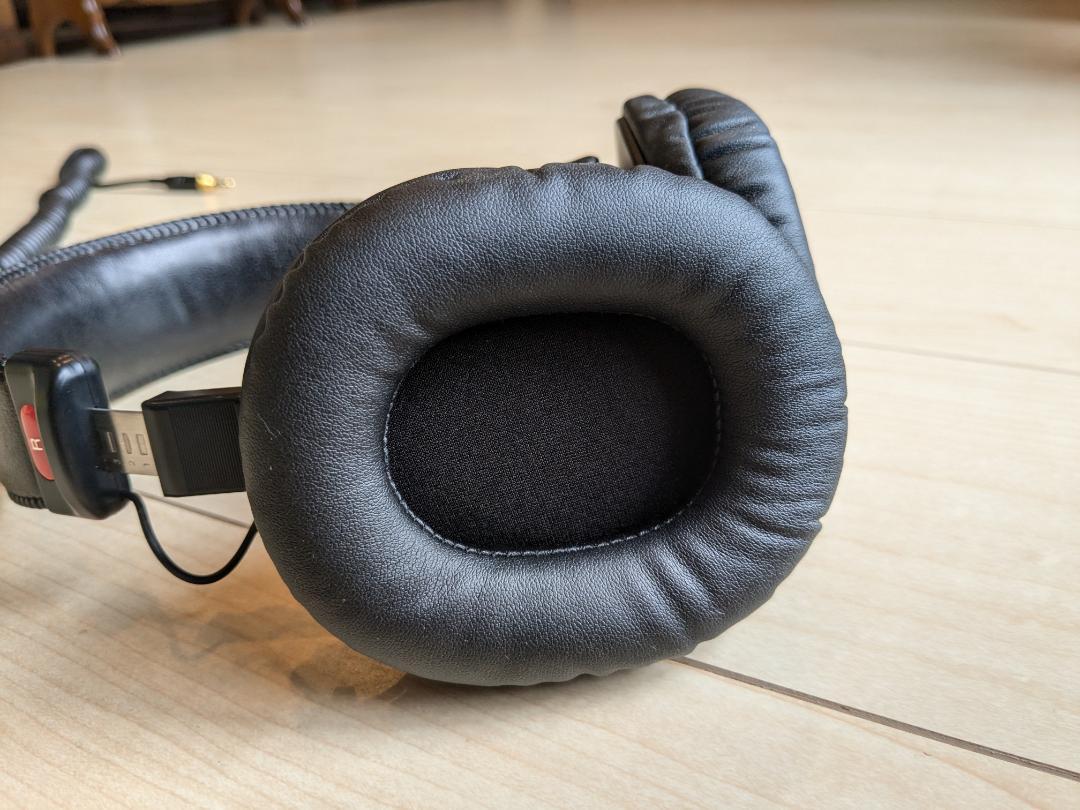 SONY スタジオモニターヘッドフォン　MDR-7506