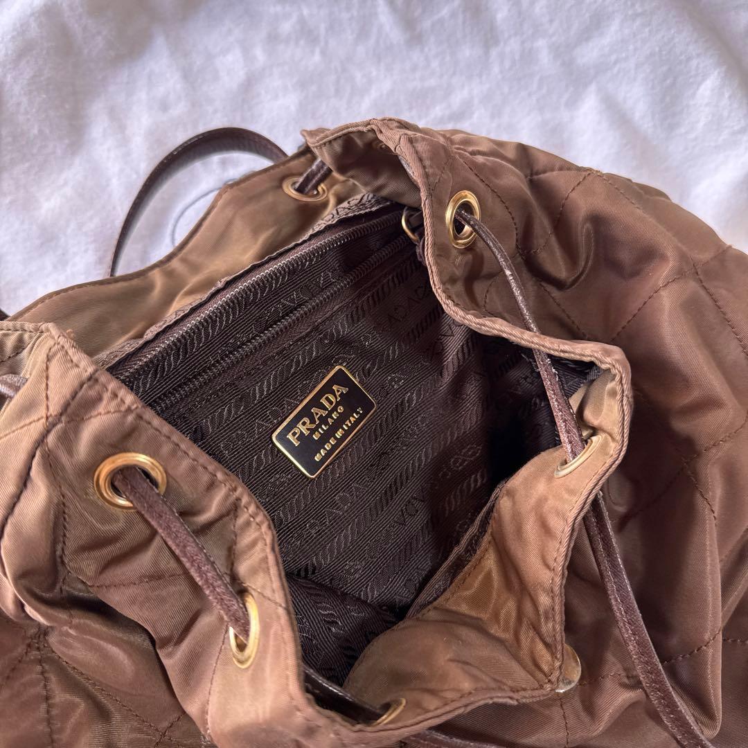 PRADA キルティングナイロンリュック ブラウン