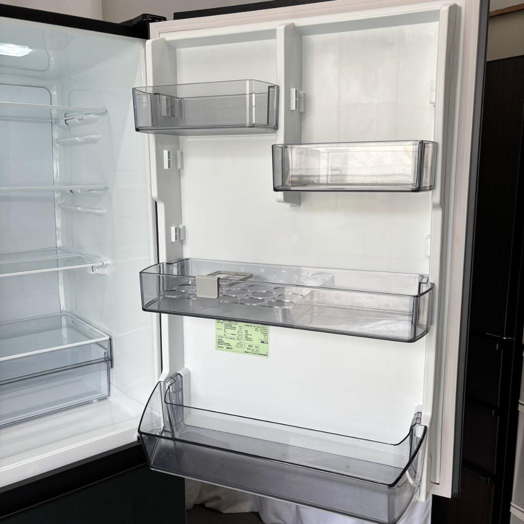 冷蔵庫　東芝　300-400㍑級　大型　23年製　最新　黒　綺麗　中古　設置無料 冷蔵庫 東芝 300-400㍑級 大型 23年製 最新 黒 綺麗 中古 設置