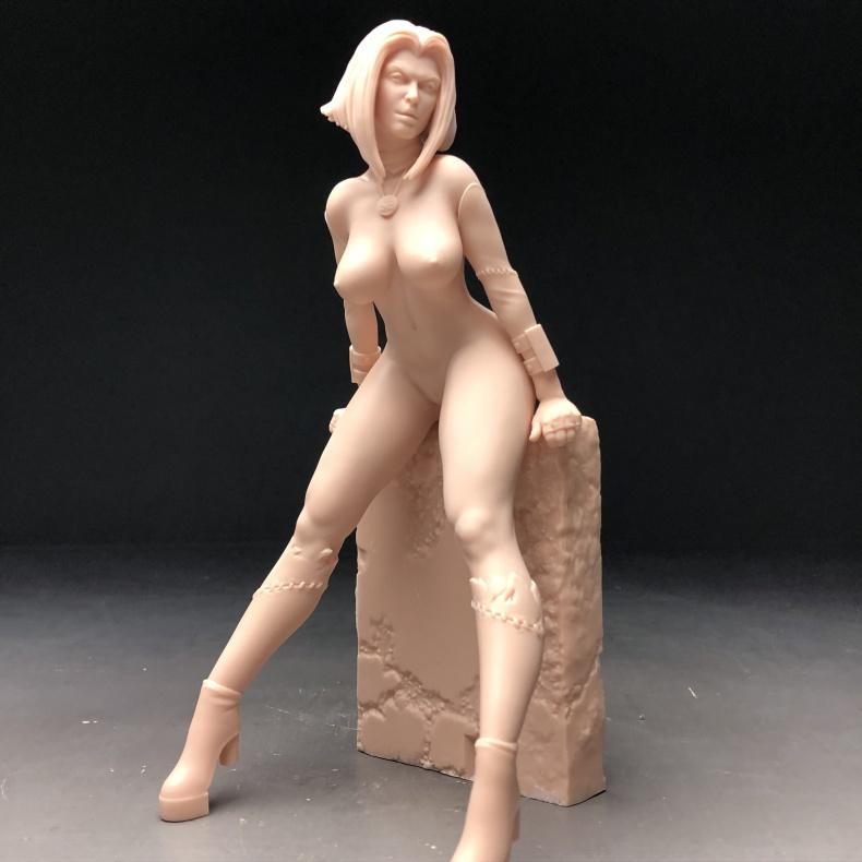 人体模型　女性像　レジン製 重さ約133ｇ