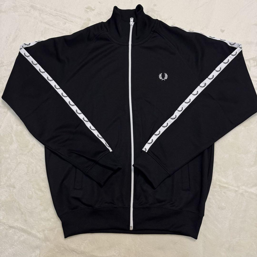 美品☆ Fred Perry トラックジャケット　黒　M