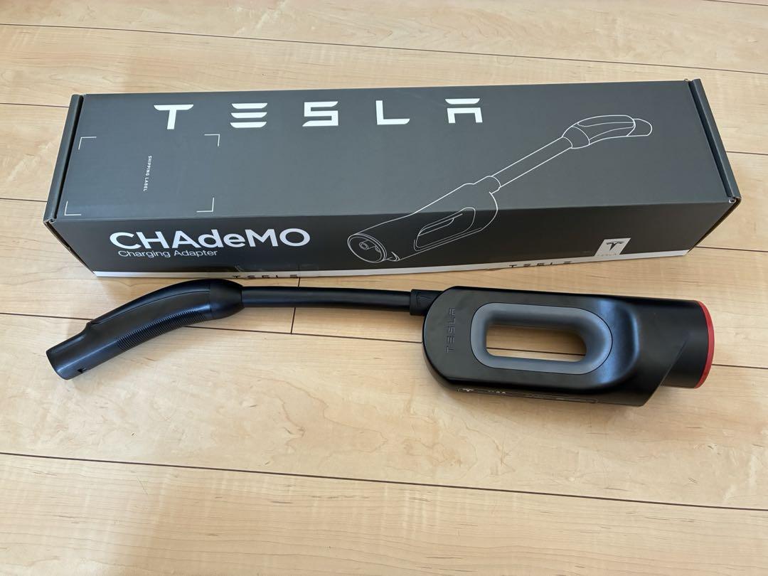 日本製　テスラ　CHAdeMO  チャデモアダプター　美品　 　アップデート済 日本製 テスラ CHAdeMO チャデモアダプター 美品 アップデート済