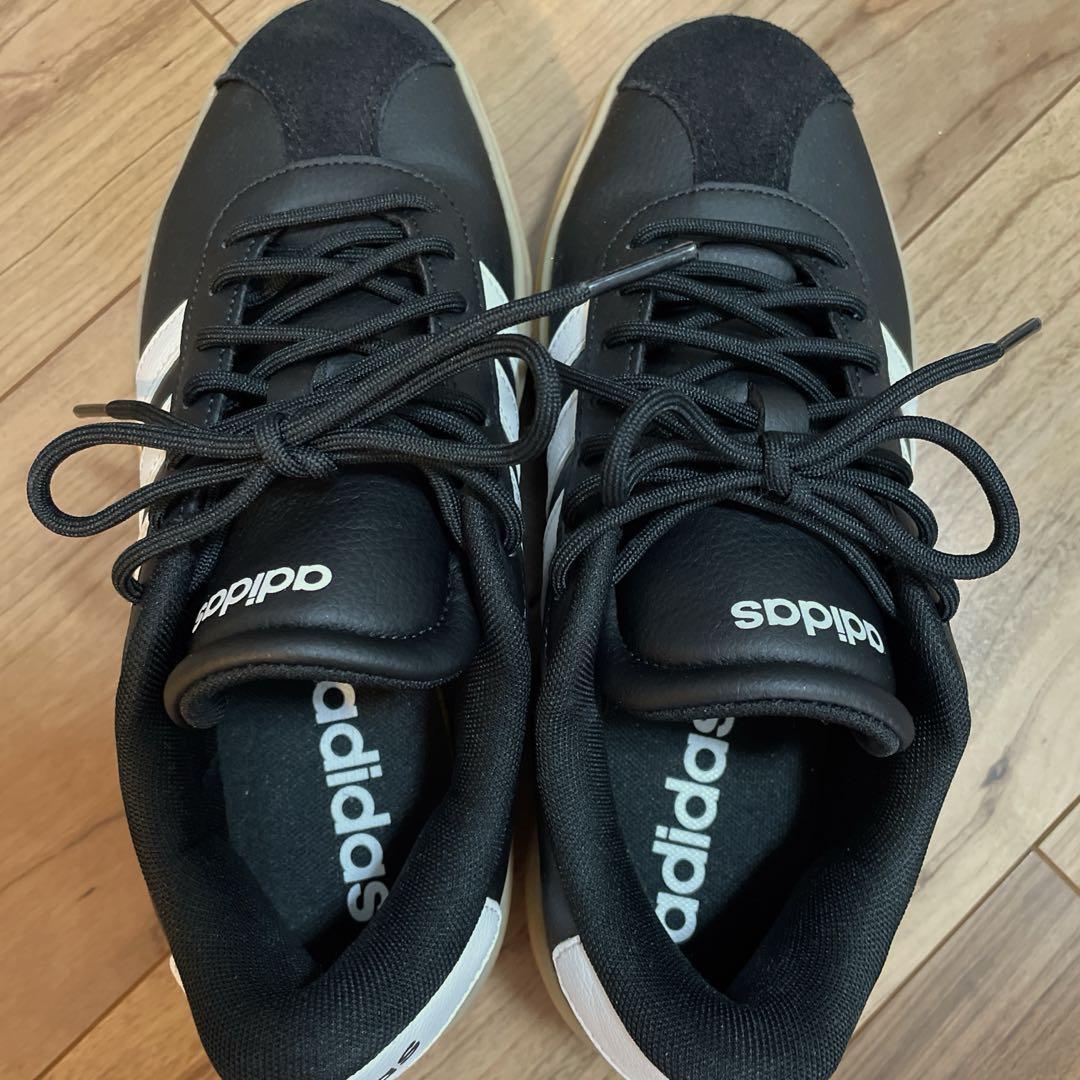 adidas スニーカー 黒/白 合成皮革 adidas スニーカー 黒/白 合成皮革人気 商品 通販