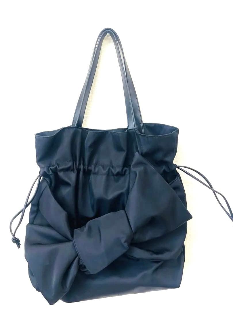 JEENE リボン付き黒ナイロンショルダーバッグJENNE