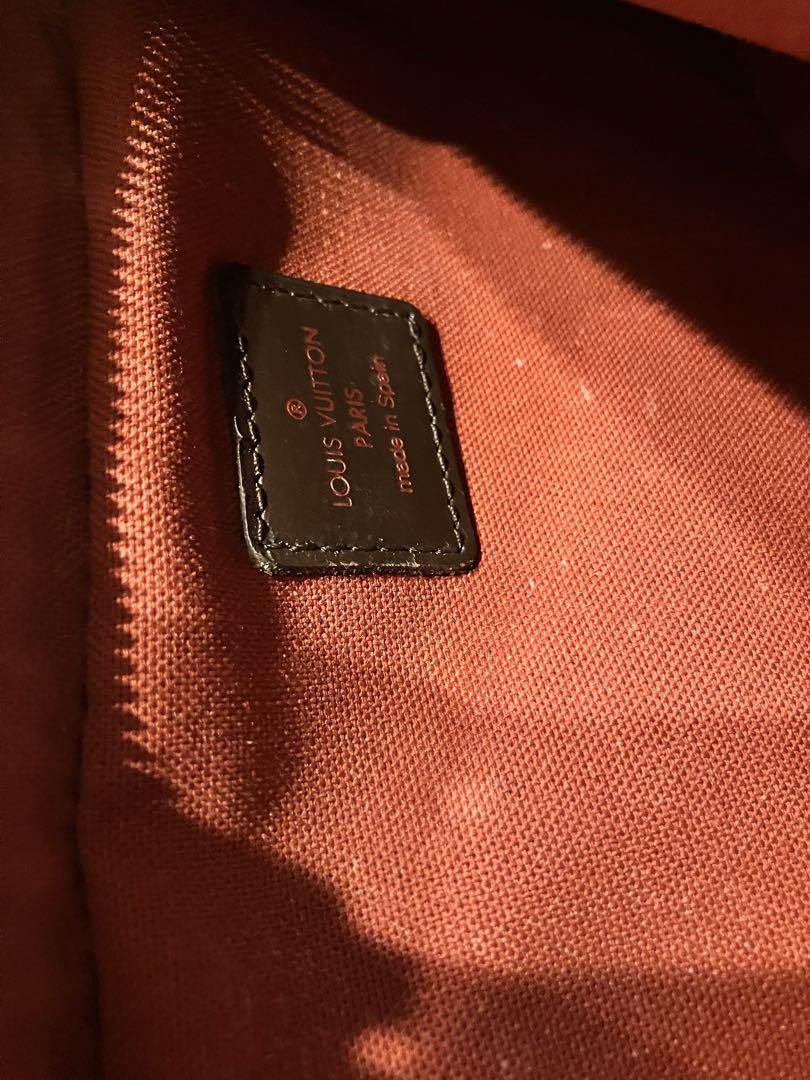 LOUIS VUITTON ボディバッグ