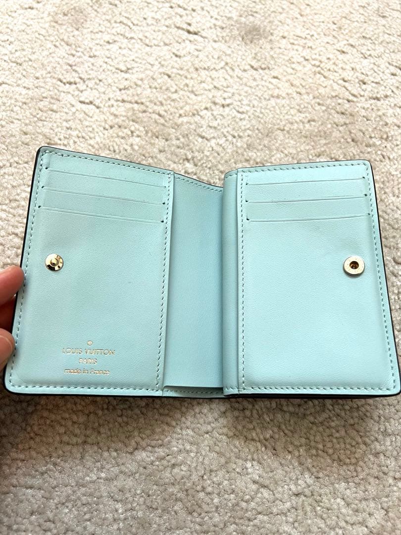 Louis Vuitton 二つ折り財布 ライトブルー レディース