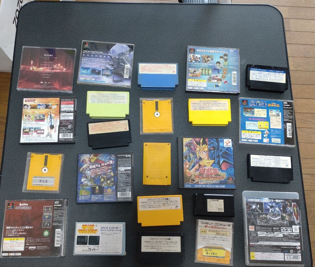 ゲームウォッチ、ファミコンPS他　箱説付きから裸ソフトまでマリオくにおガンダム他