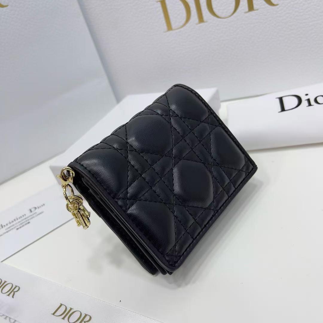 DIOR キルティング ブラックレザー三つ折り財布