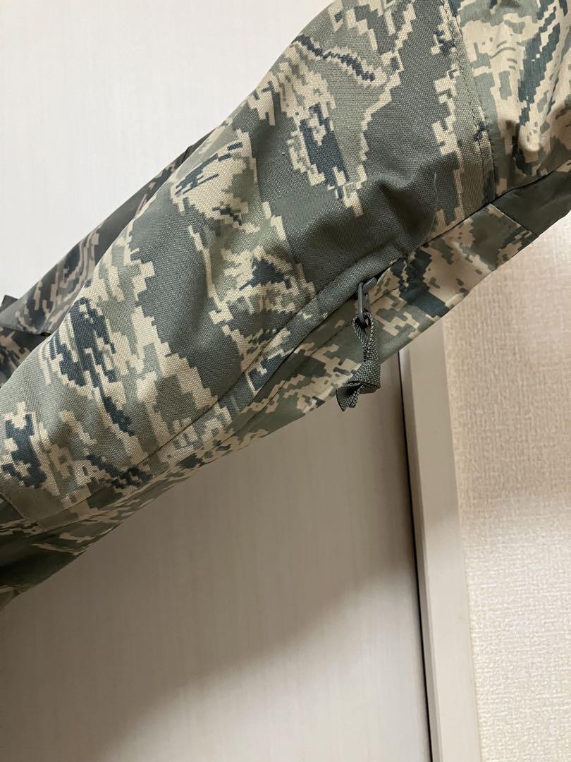 アメリカ軍　ゴアテックスパーカー　SMALL-REGULAR  程度良好
