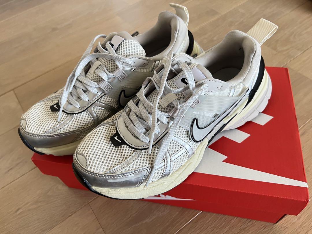 NIKE ナイキ　V2K RUN スニーカー