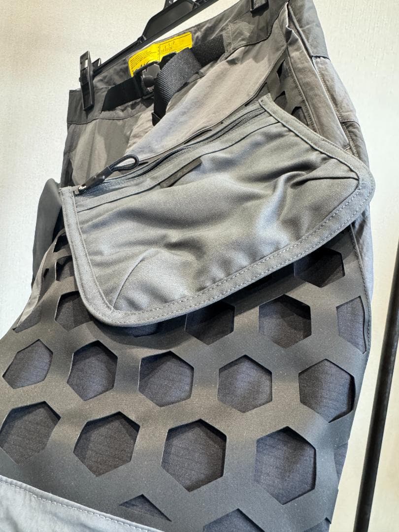 【新品】NIKE ISPA ショーツ S/P グレー