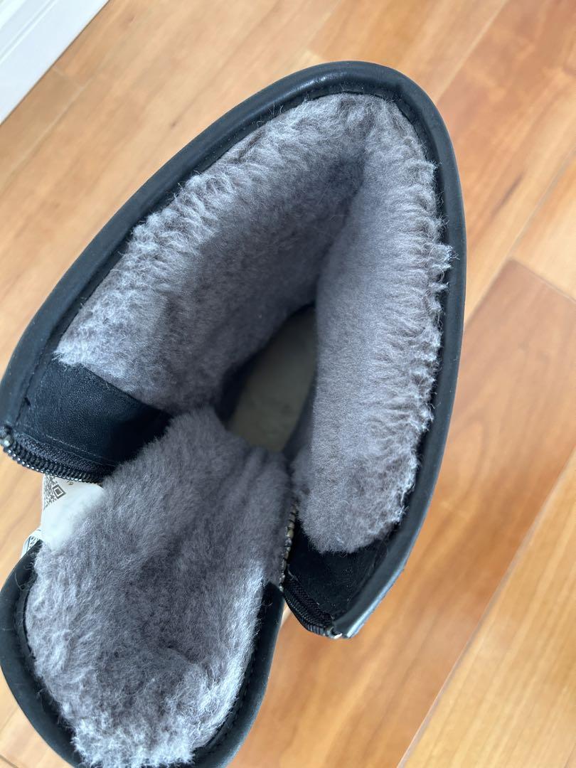UGG 黒 ファスナー付きブーツ