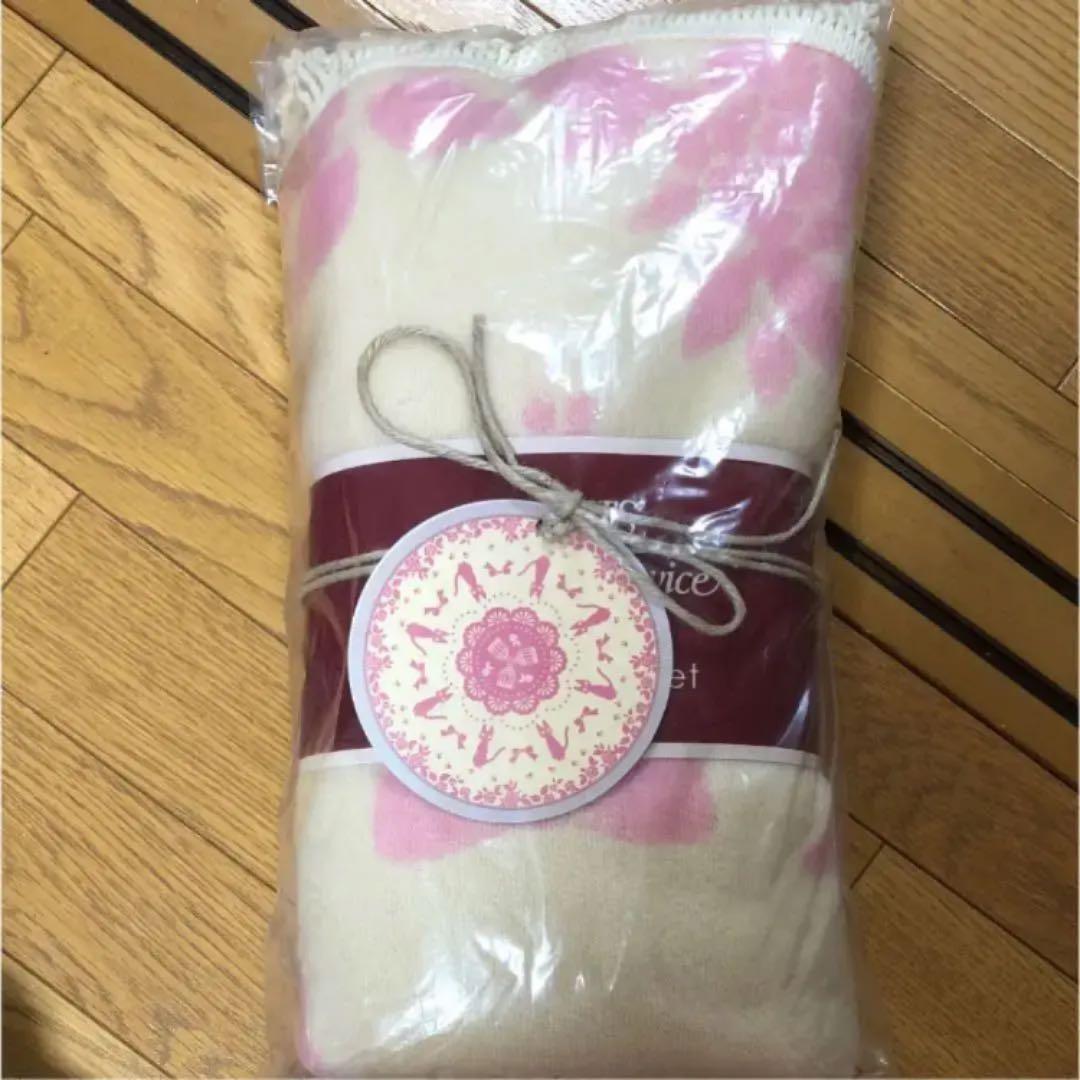 メルカリ 魔女の宅急便 ラウンドブランケット ジジと鳥かご ジブリ C 日用品 生活雑貨 2 300 中古や未使用のフリマ