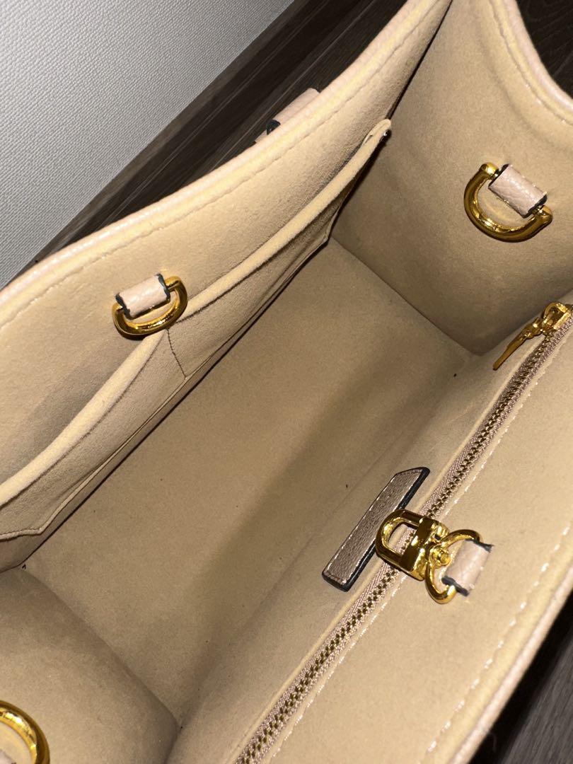 LOUIS VUITTON オンザゴー PM