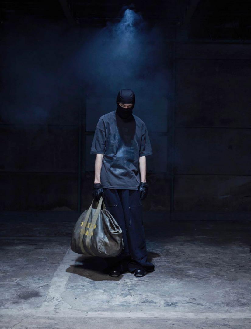 Les six “TAXED dyed leather bag”
