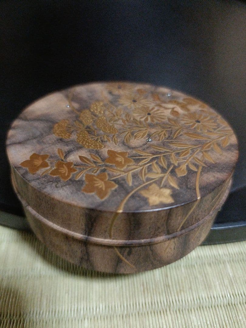 黒柿材本金蒔絵宝石指輪入れ 黒柿材本金蒔絵宝石指輪入れ