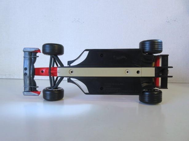 特価 Hot Wheels (1/18) フェラーリ F2001