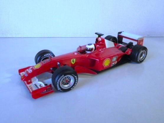 特価 Hot Wheels (1/18) フェラーリ F2001