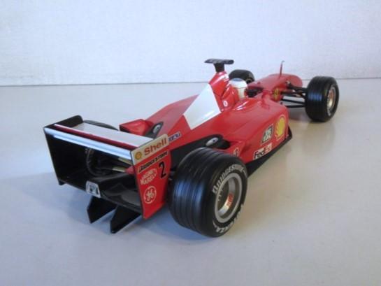 特価 Hot Wheels (1/18) フェラーリ F2001