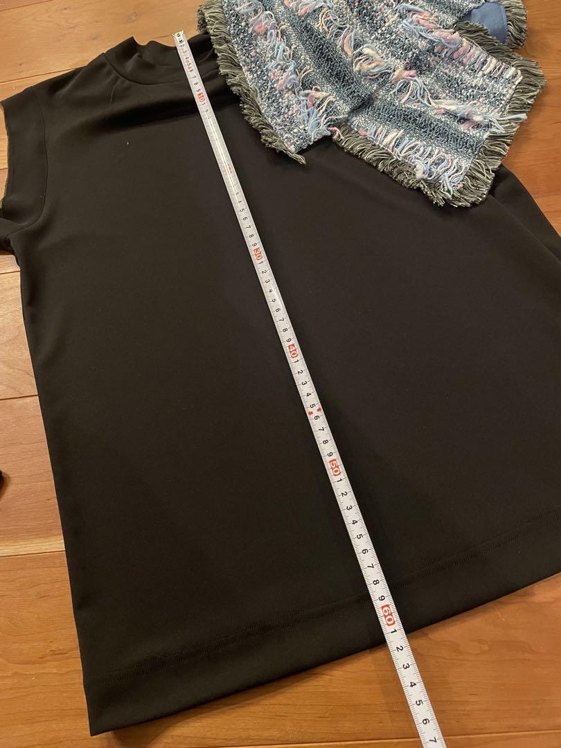 美品！AdonisisSAISON フリル付きノースリーブ 美品！AdonisisSAISON フリル付きノースリーブ
