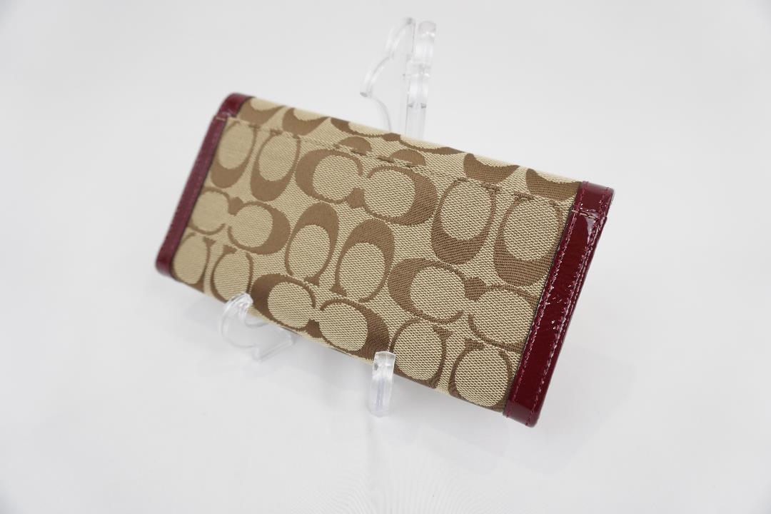 新入荷 コーチ 小物 スリム長財布Z16 バックル COACHシグネチャーF47702 小物