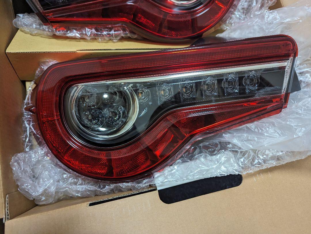誕生日プレゼント 86 BRZ 後期型純正テールランプ左右セット パーツ