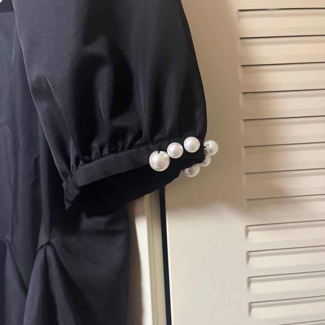 新品タグ付き ヒューデイトゥイブニング パール フリルブラウス 38 新品タグ付き ヒューデイトゥイブニング パール フリルブラウス 38