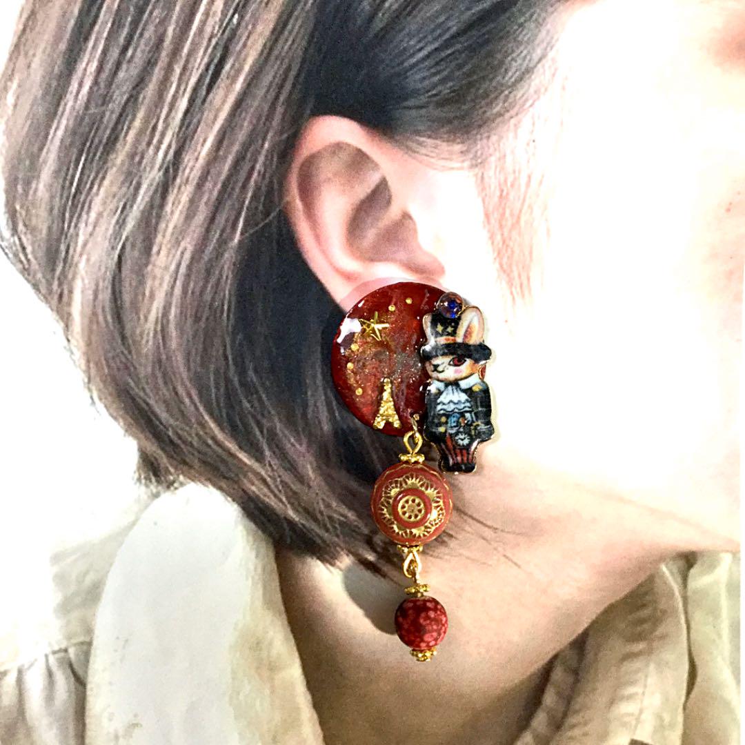 シルクハットをかぶったウサギ❁︎お城　イヤリングorピアス ピアス