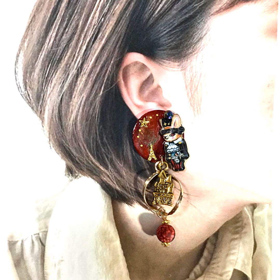 シルクハットをかぶったウサギ❁︎お城　イヤリングorピアス ピアス