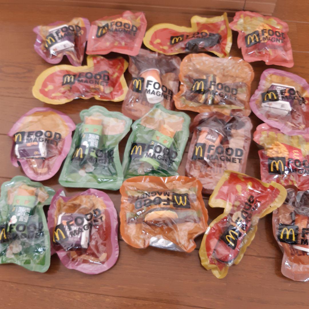 【新品未開封】マクドナルド　ハッピーセット　フードマグネット18セット