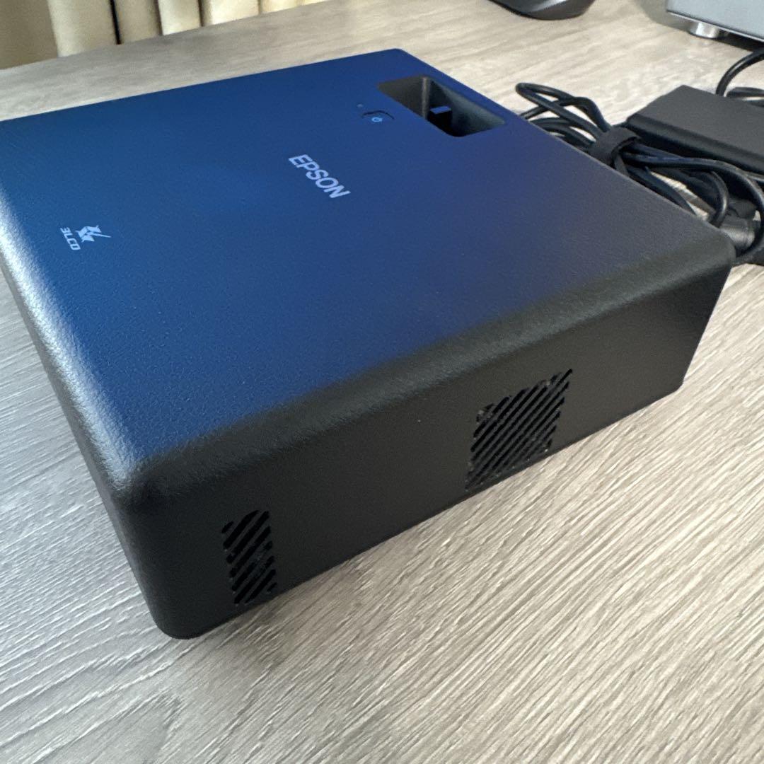 EPSON dreamio EF-11 ホームプロジェクター