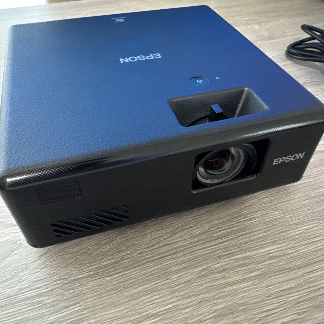EPSON dreamio EF-11 ホームプロジェクター