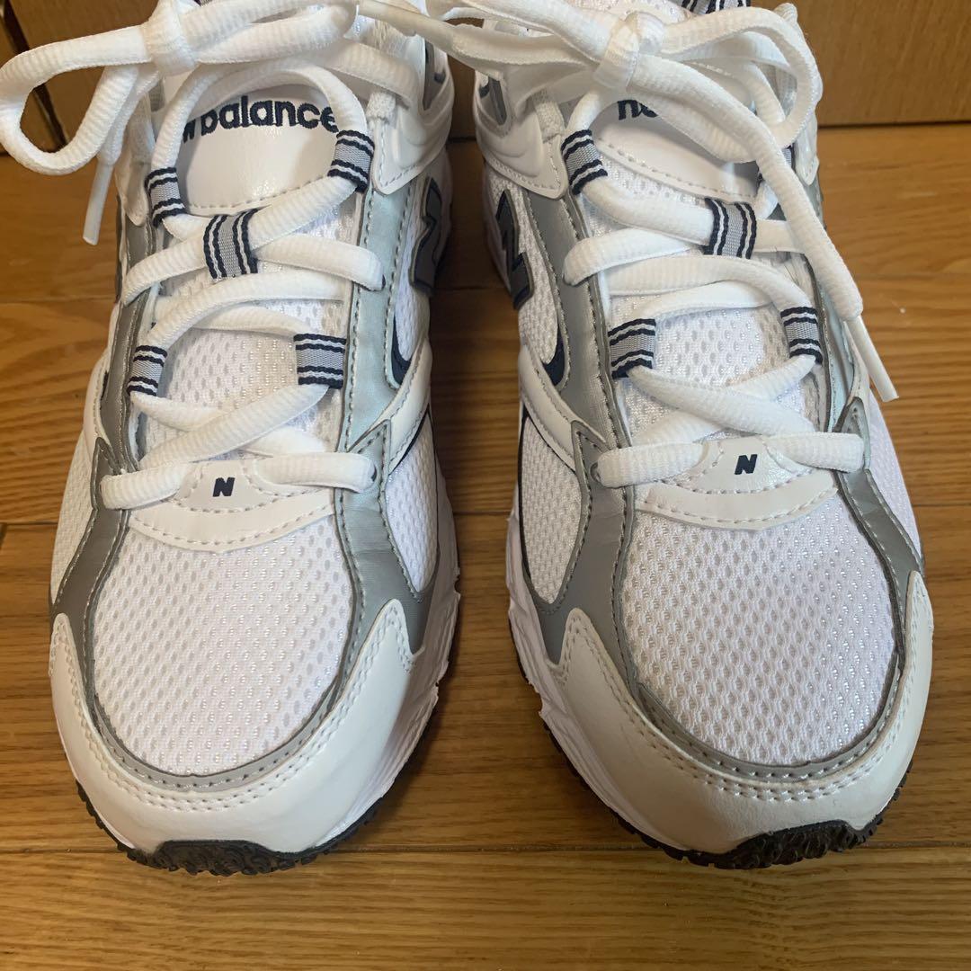 美品 New Balance 408 白 スニーカー 24.5cm レディース