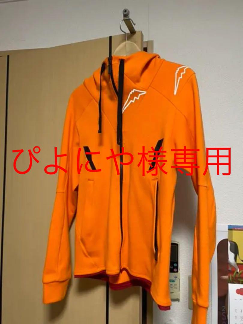 クシタニ　フーディ　パーカー