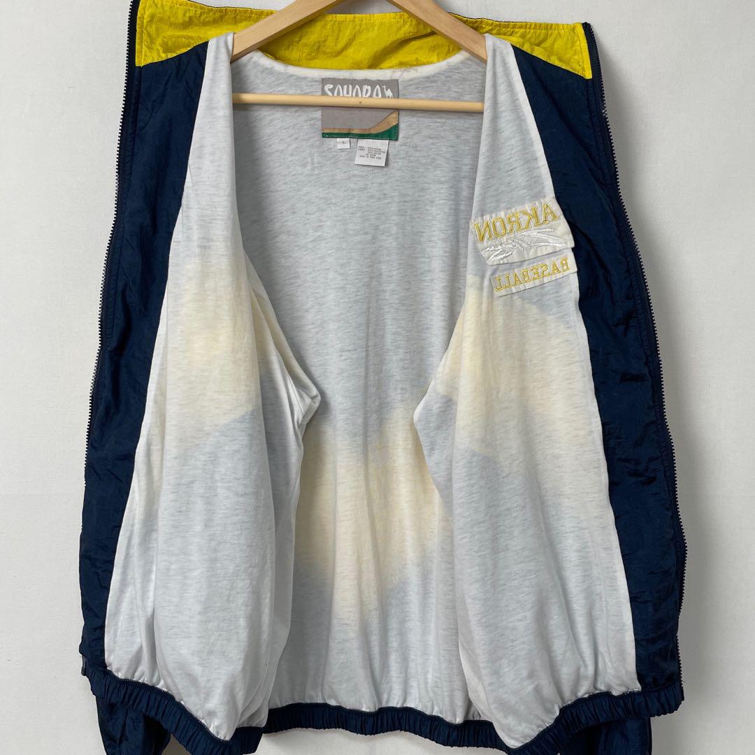 90s AKRON ZIPS ナイロンジャケット ライン入り カレッジロゴ 古着