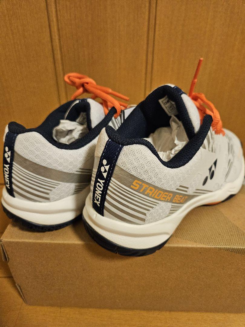 【新品】YONEX　PowerCushionストライダービート24.0