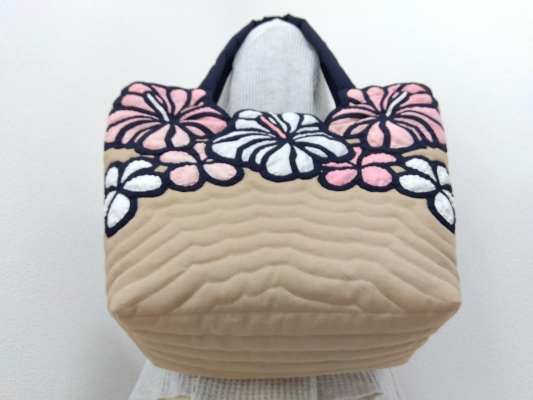 ハワイアンキルト　ハンドメイド　ハイビスカストートバッグ