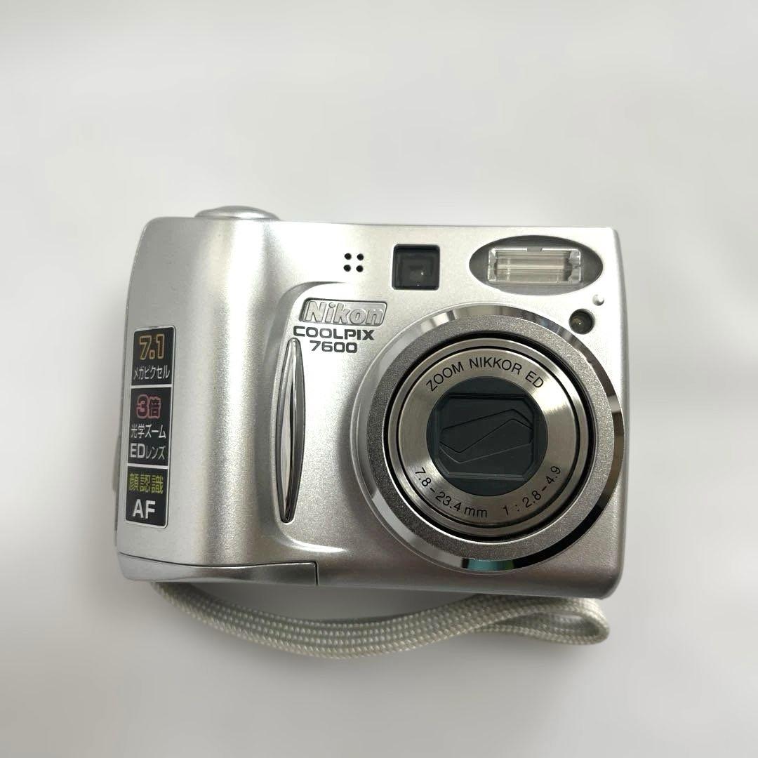 極美品 NIKON COOLPIX E5600 オールドコンデジ 乾電池使用 動作します】Nikon COOLPIX E5600｜Yahoo!フリマ（旧PayPayフリマ）