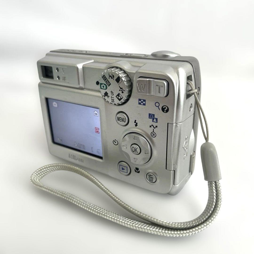 Nikon CoolPix E7600 単三電池駆動 - メルカリ