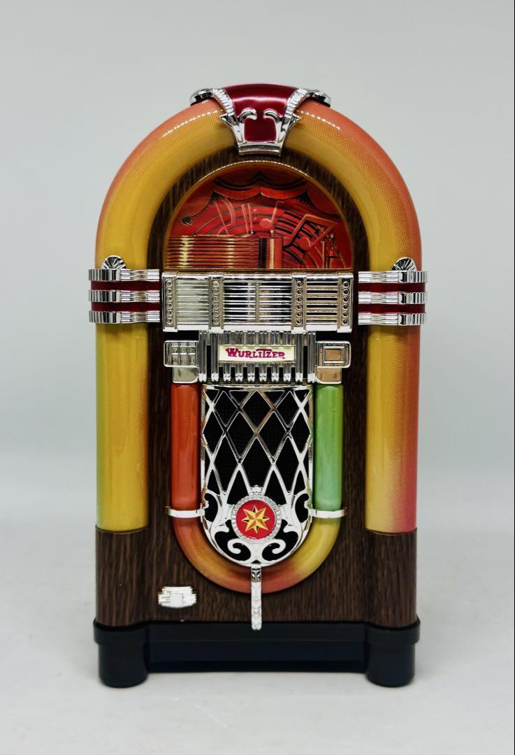 Wurlitzer」社製のジュークボックス型FM/AMラジオ