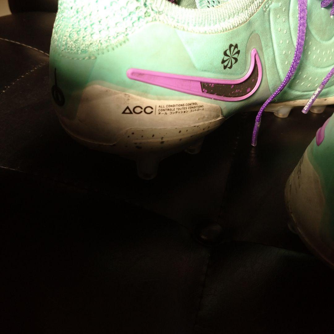 某メーカー サッカー NIKE スパイク TIEMPO ACC 28 シューズ