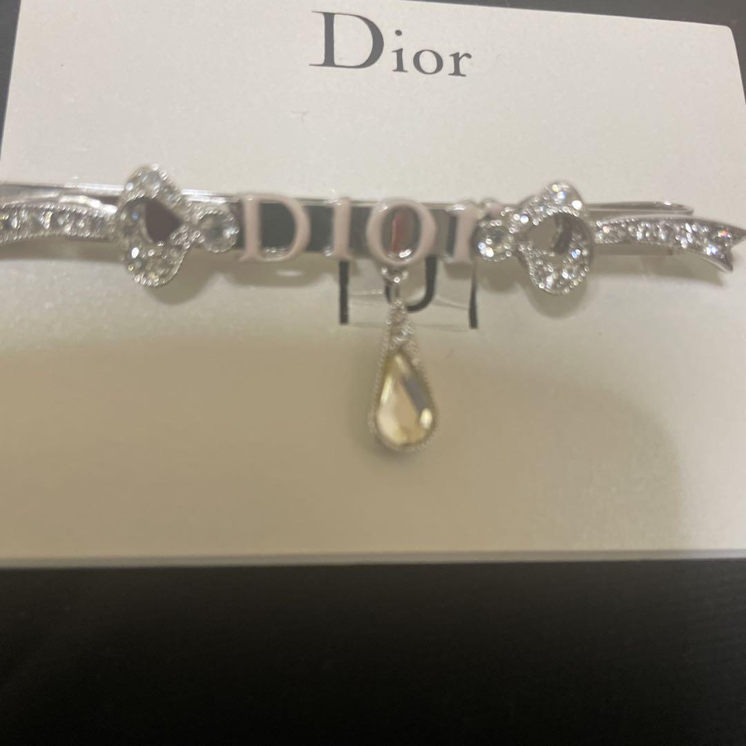 Dior クリスタルチャーム ヘアピン