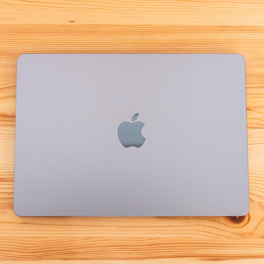【美品】MacBook Air 13インチ M2 2023 保護フィルム付き