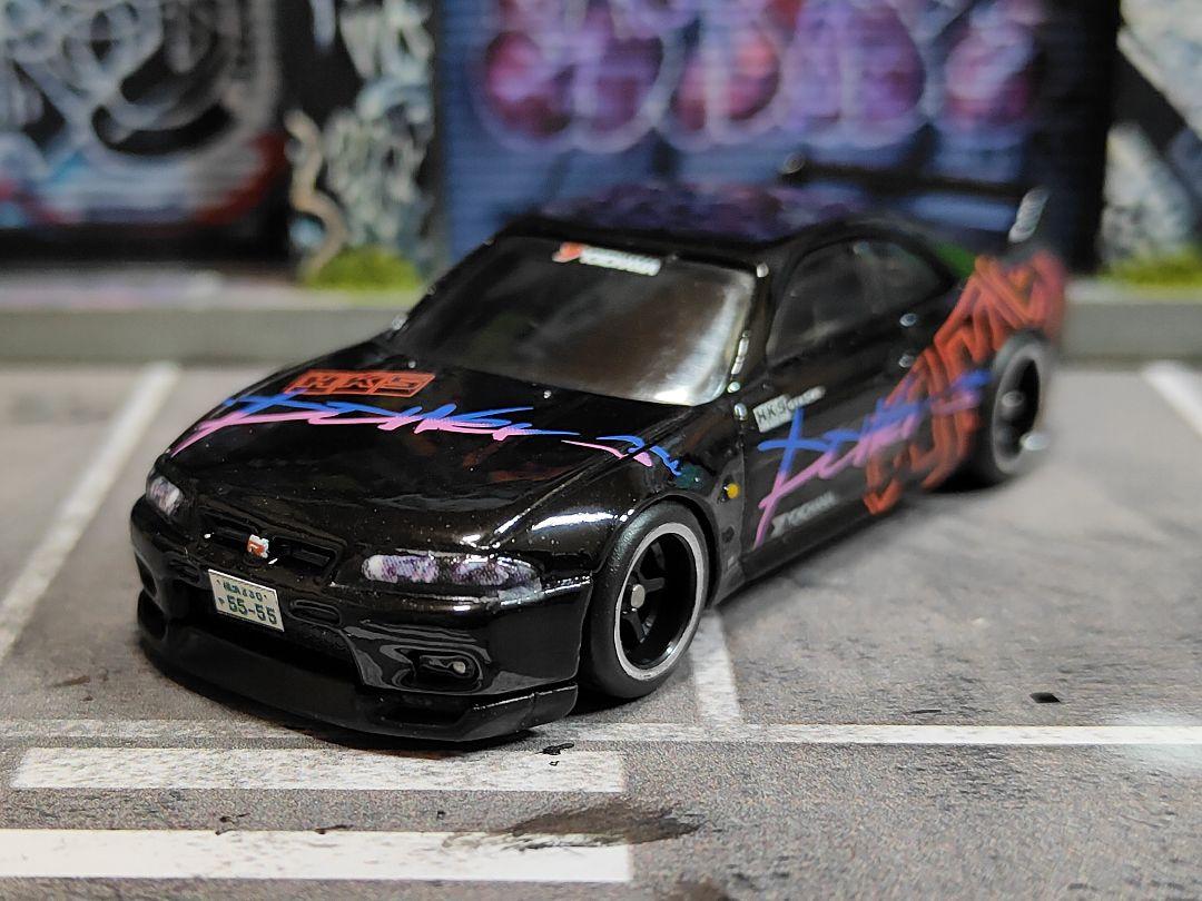 ホットウィールカスタム 日産 R33 GTR 銀 アルミリム☆段リム☆トミカ改造 hotwheels 新作 ベーシック R33 GT-R GODZILLA カスタム